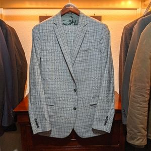J.Ferrer Light Gray Check Suit. Size 46L